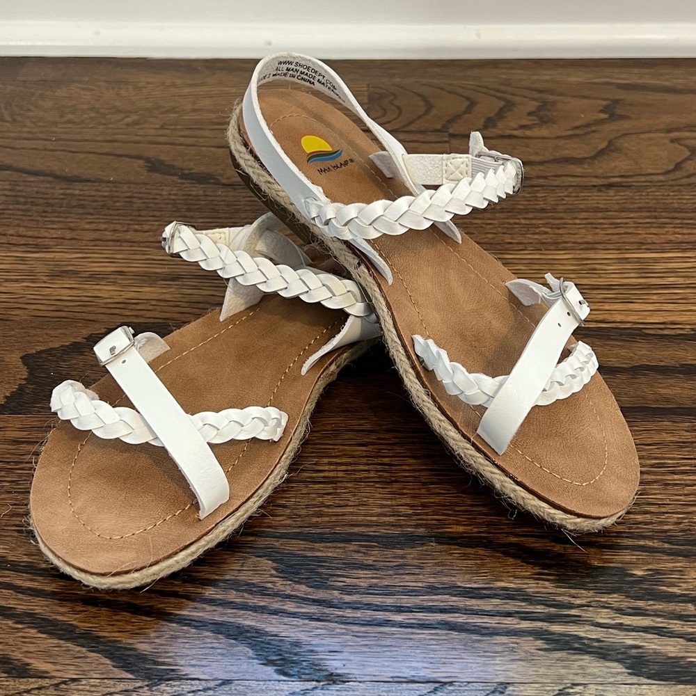 NWT Maui Island Girl’s Sandals, size 4